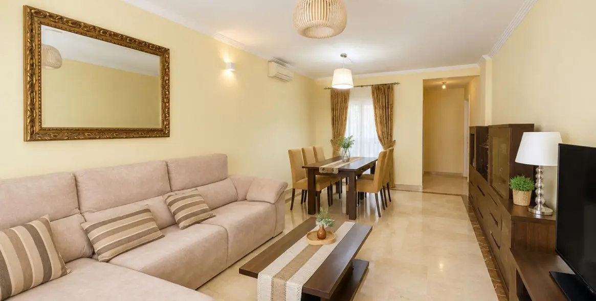 Продажа апартаментов на среднем этаже в Estepona 7