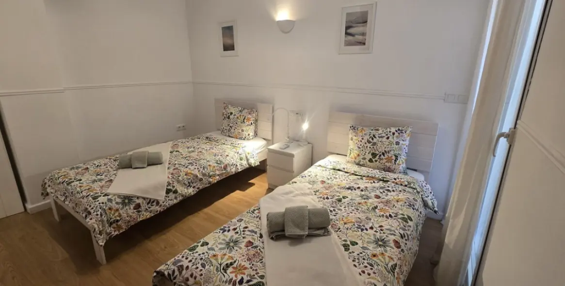 Sale of middle floor apartment in Higueron 12