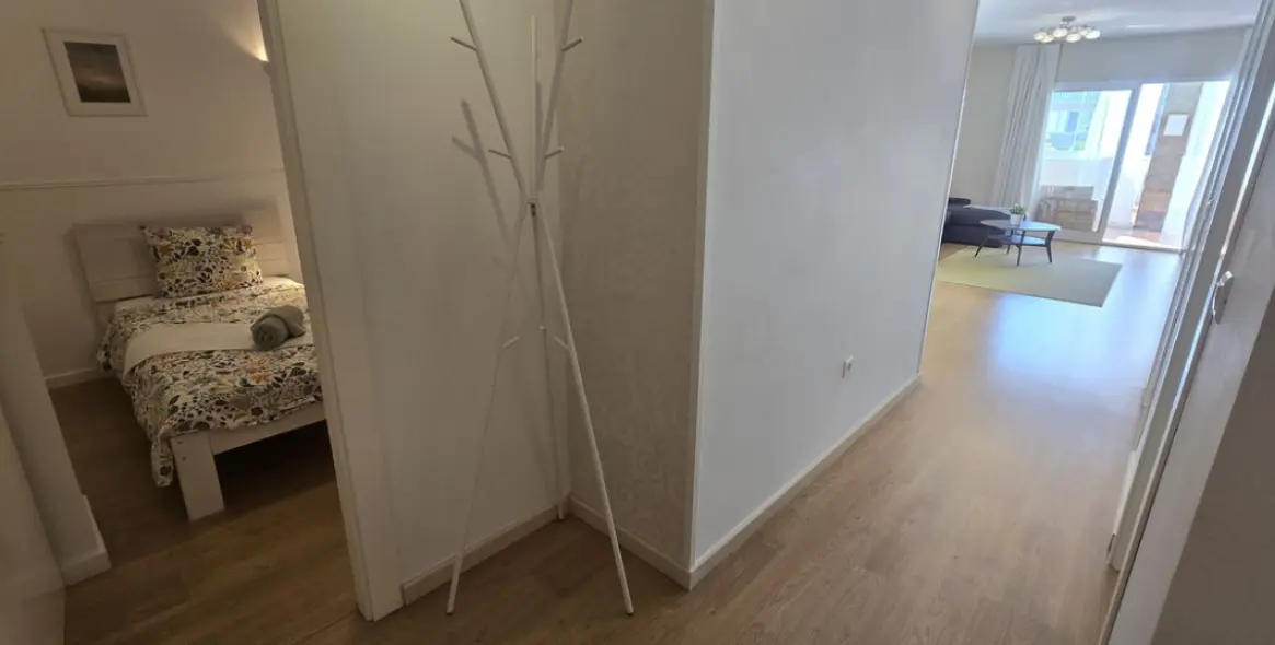 Sale of middle floor apartment in Higueron 17