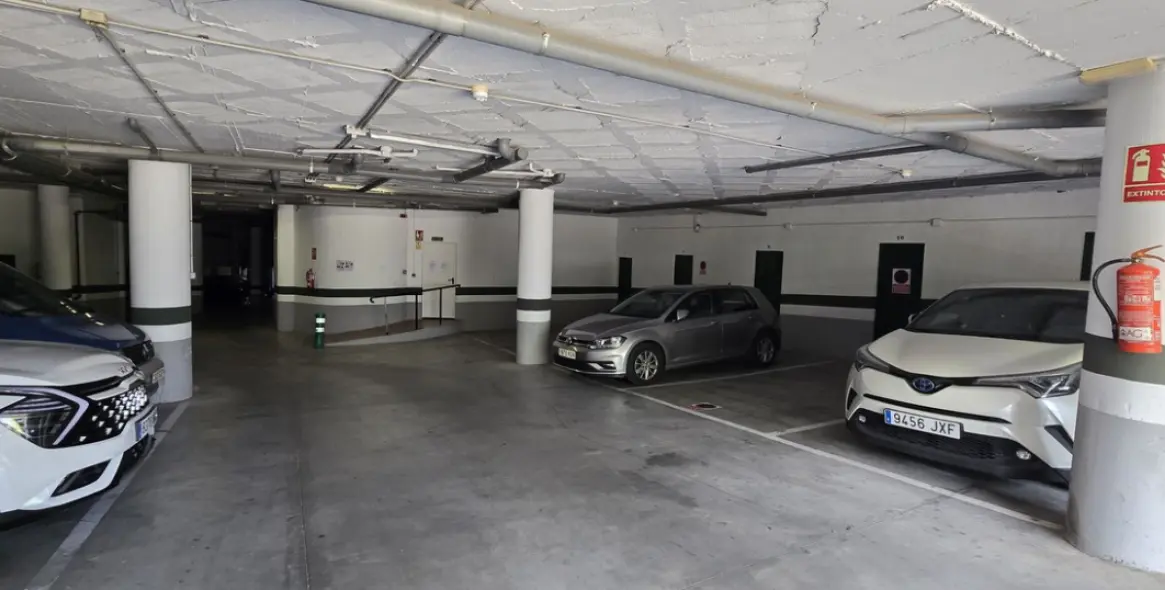 Sale of middle floor apartment in Higueron 20