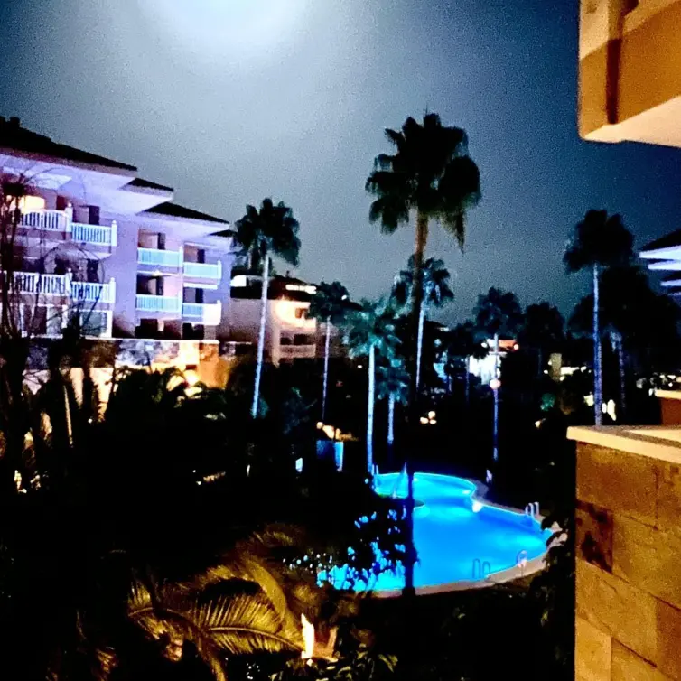 Venta de apartamento en planta media en Higueron