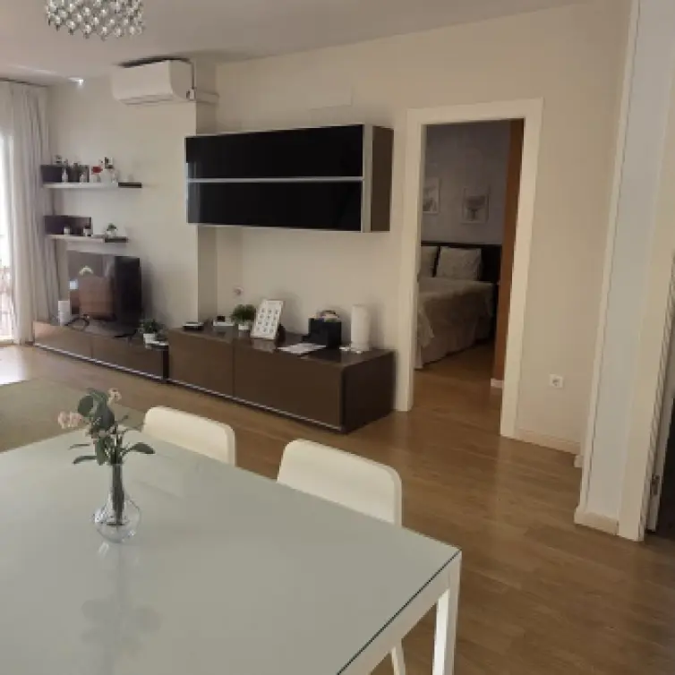 Venta de apartamento en planta media en Higueron