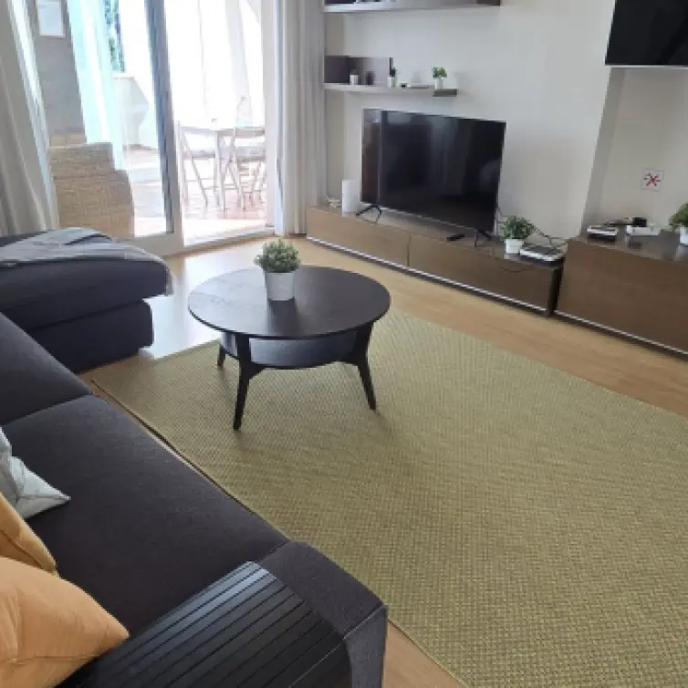 Venta de apartamento en planta media en Higueron