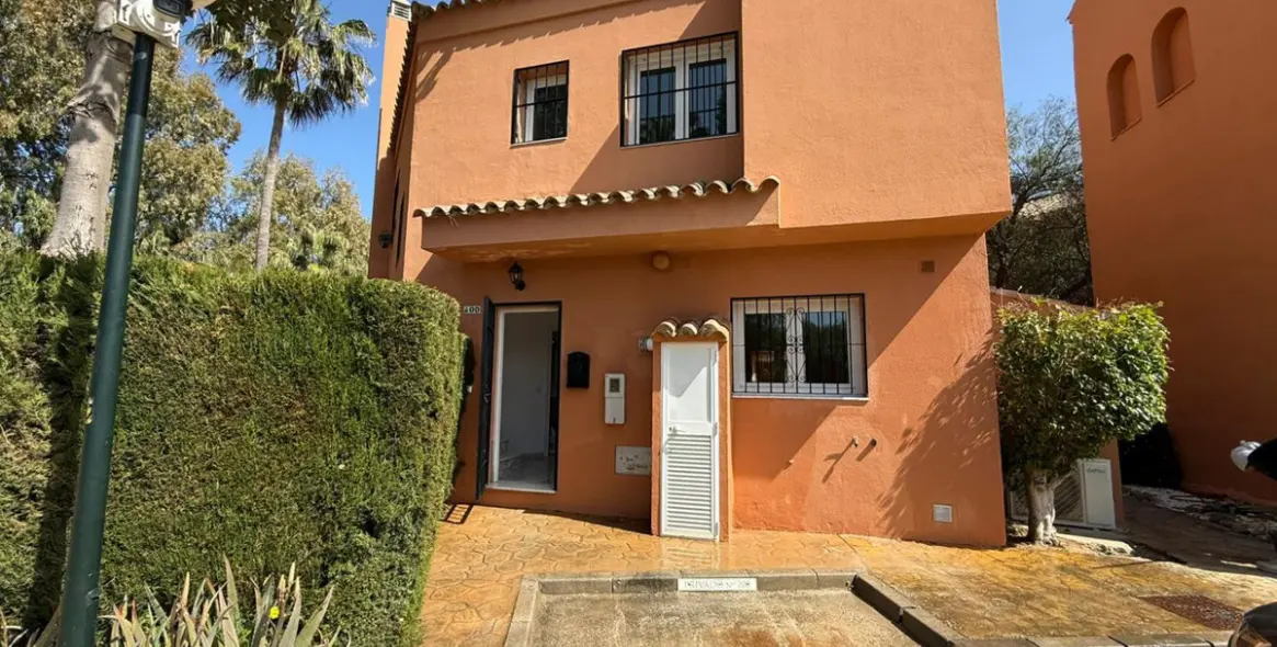 Sale of detached villa in Manilva 6