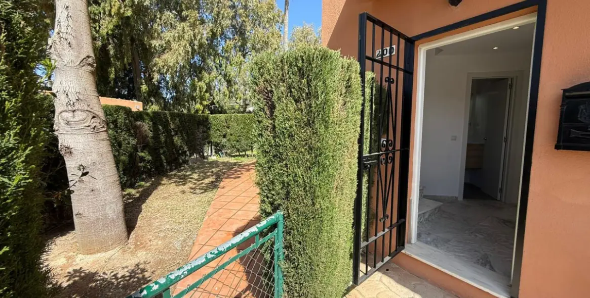 Sale of detached villa in Manilva 11