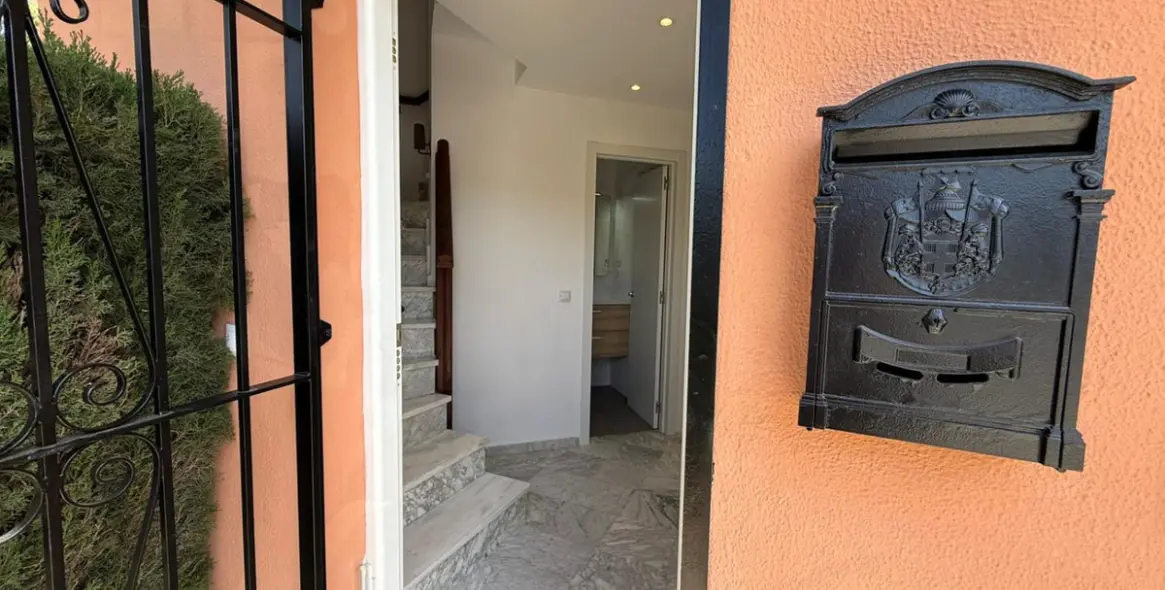 Sale of detached villa in Manilva 12