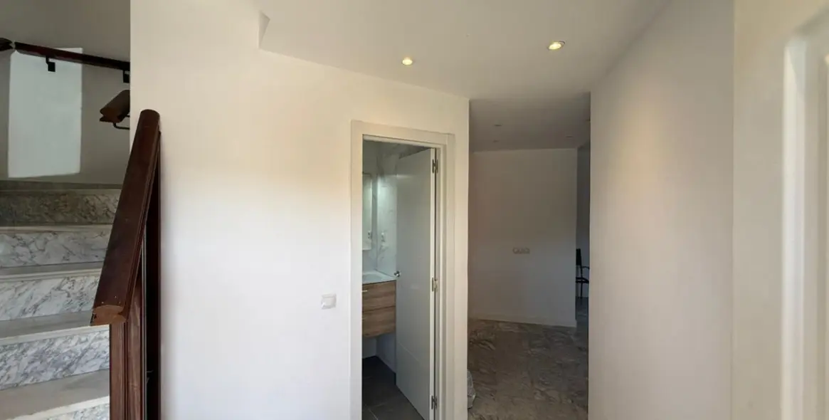 Sale of detached villa in Manilva 30