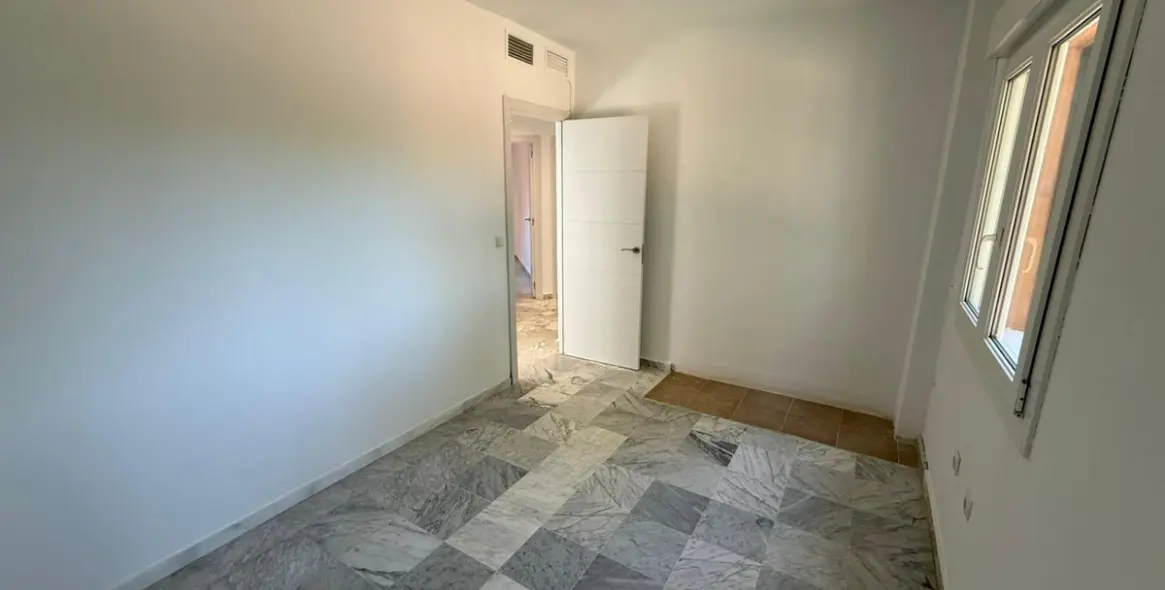 Sale of detached villa in Manilva 40