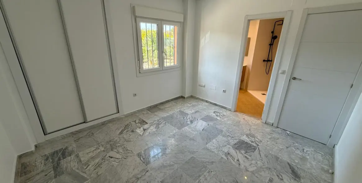 Sale of detached villa in Manilva 61