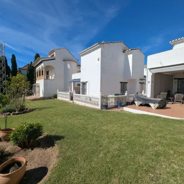Sale of townhouse in Calahonda