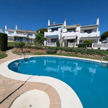 Sale of townhouse in Calahonda