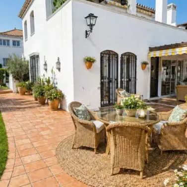 Sale of ground floor apartment in El Paraiso