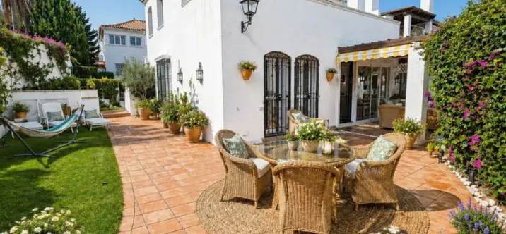 Sale of ground floor apartment in El Paraiso 3