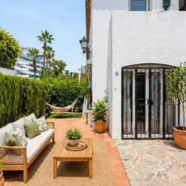 Sale of ground floor apartment in El Paraiso
