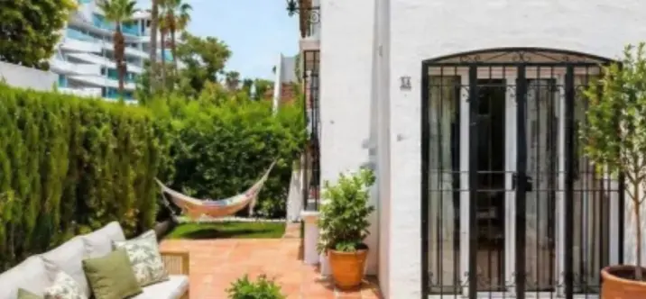 Sale of ground floor apartment in El Paraiso 4