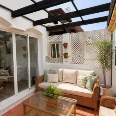 Sale of ground floor apartment in El Paraiso