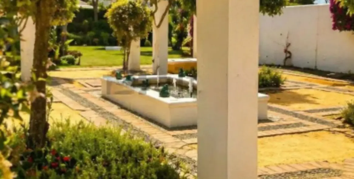Sale of ground floor apartment in El Paraiso 18