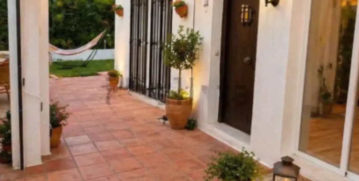 Sale of ground floor apartment in El Paraiso 20