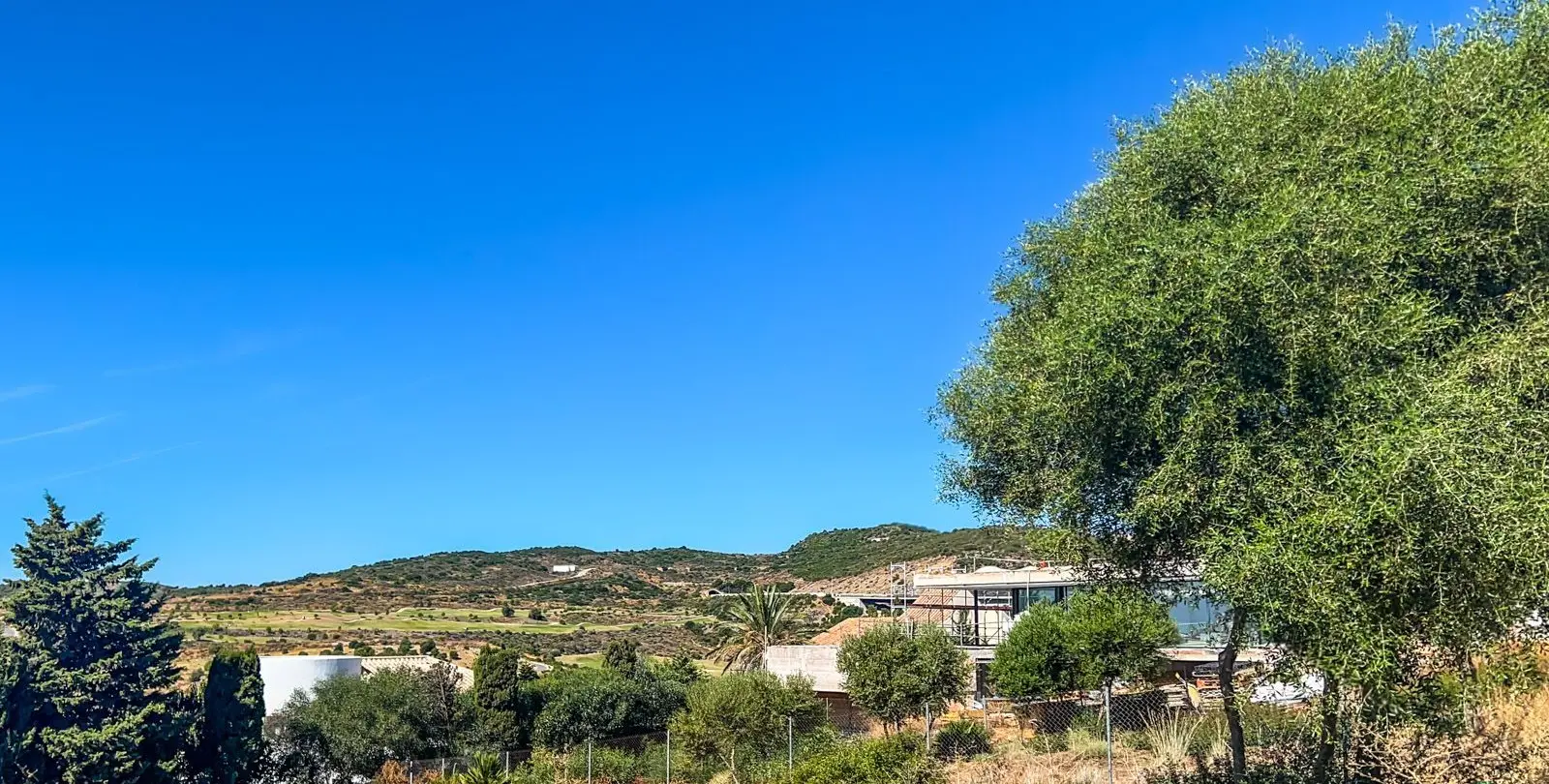 Sale of residential plot in Estepona 1