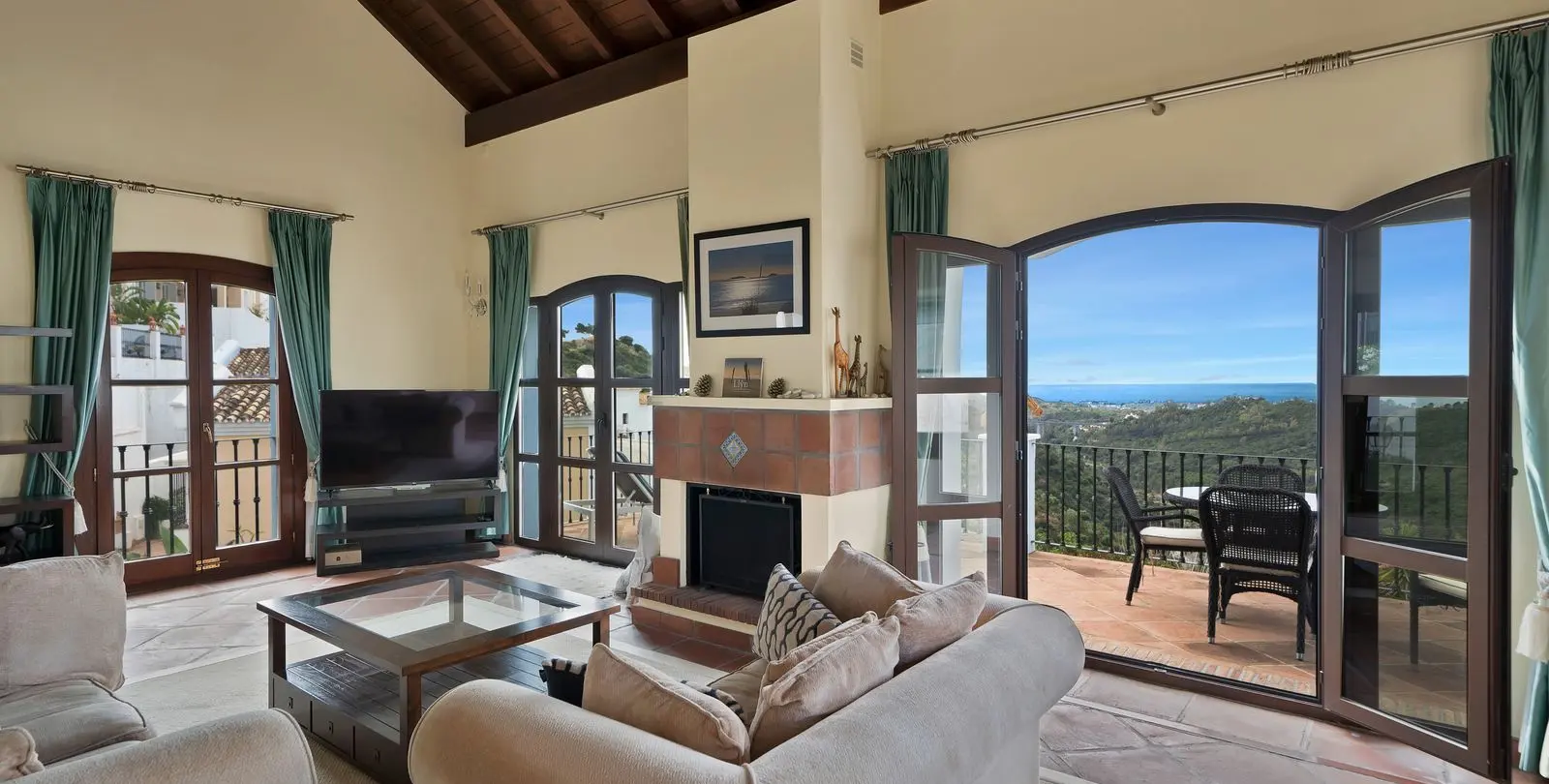 Sale of townhouse in Benahavís 2