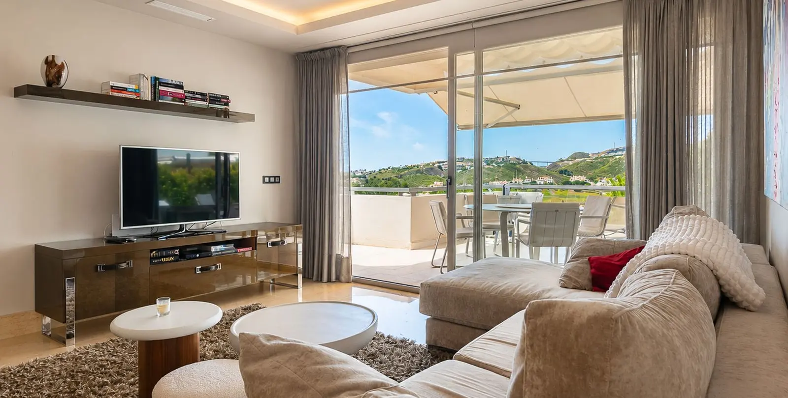 Venta de apartamento en planta media en Benahavís 8