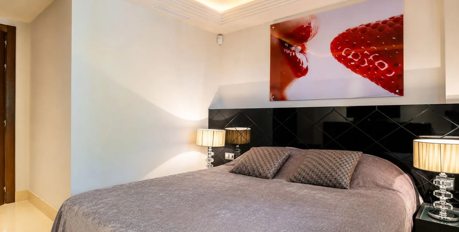 Venta de apartamento en planta media en Benahavís 19