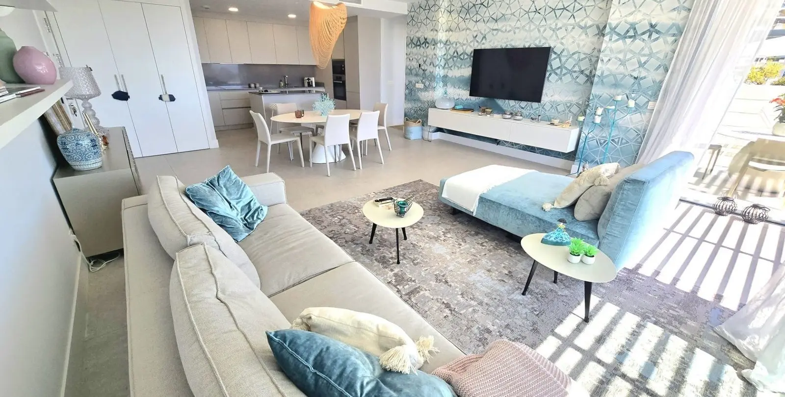 Venta de apartamento en planta media en Benahavís 3