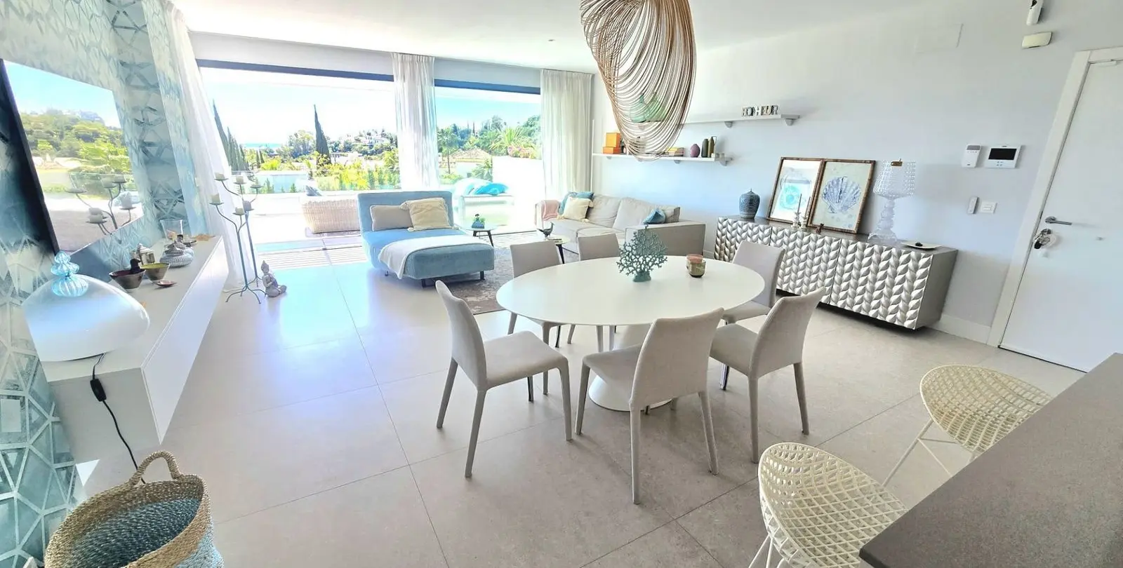 Venta de apartamento en planta media en Benahavís 4