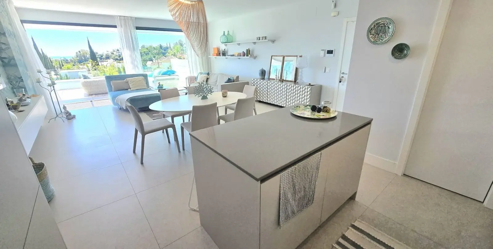 Venta de apartamento en planta media en Benahavís 7