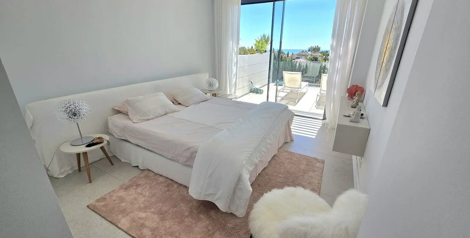 Venta de apartamento en planta media en Benahavís 17