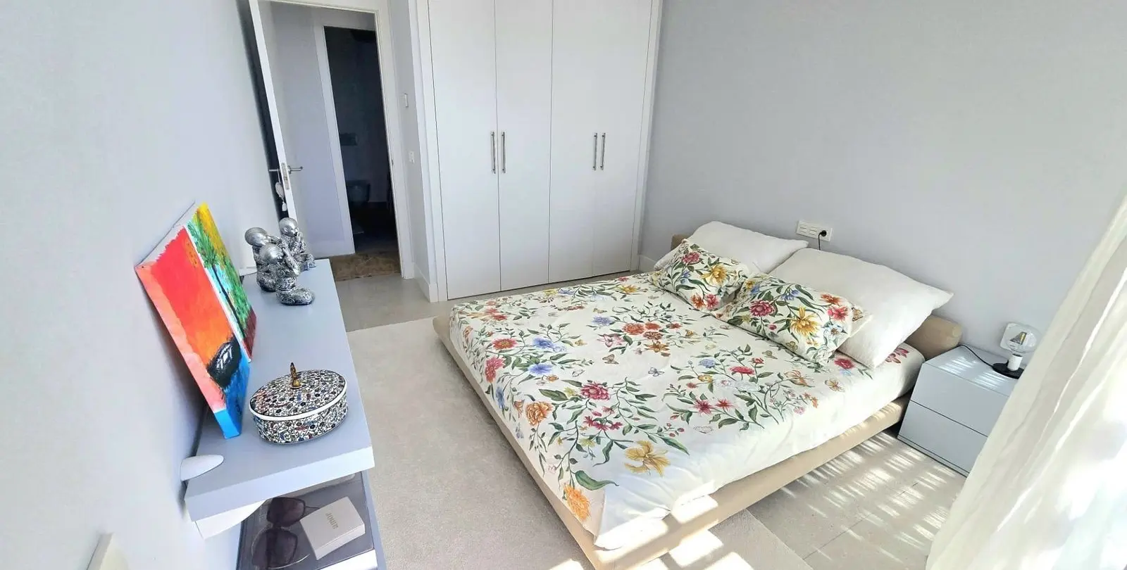 Venta de apartamento en planta media en Benahavís 20