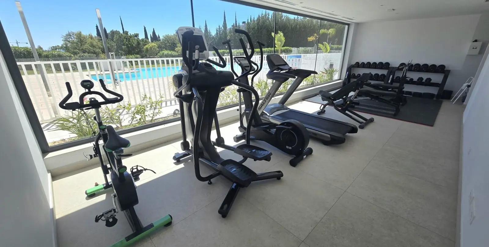 Venta de apartamento en planta media en Benahavís 22
