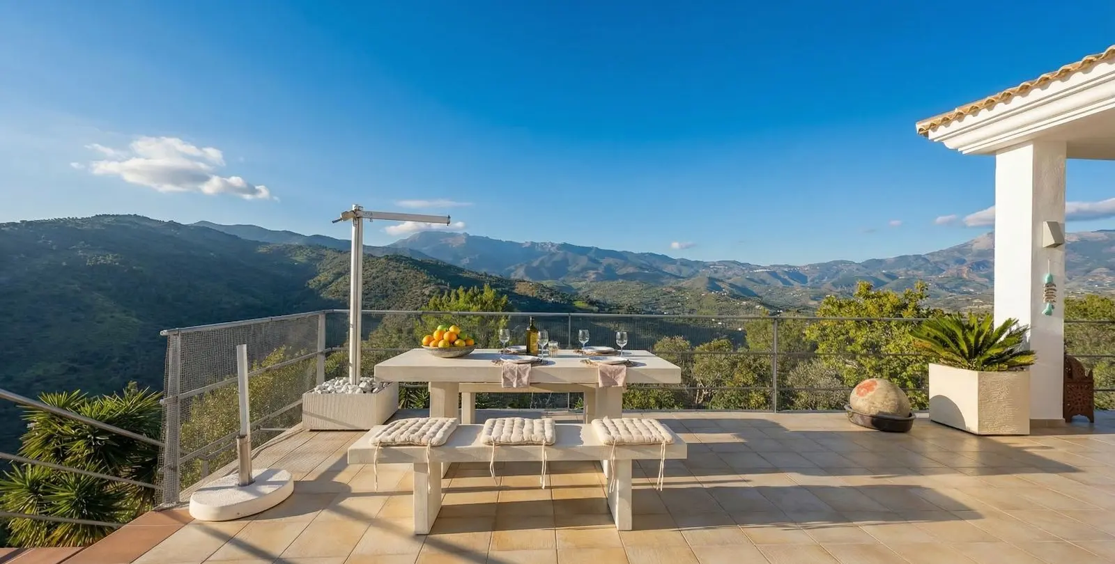 Venta de villa independiente en Guaro 15