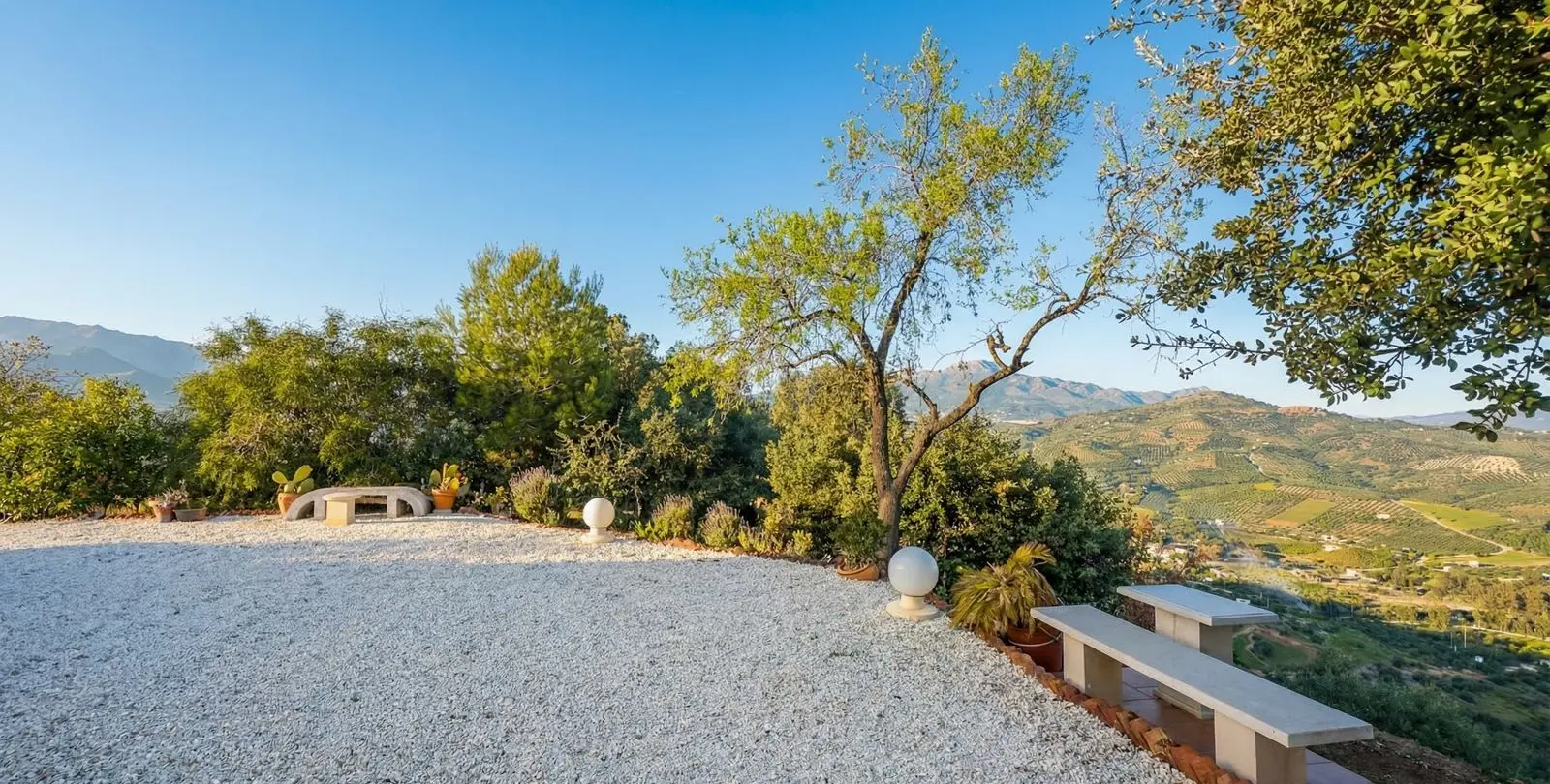 Venta de villa independiente en Guaro 36