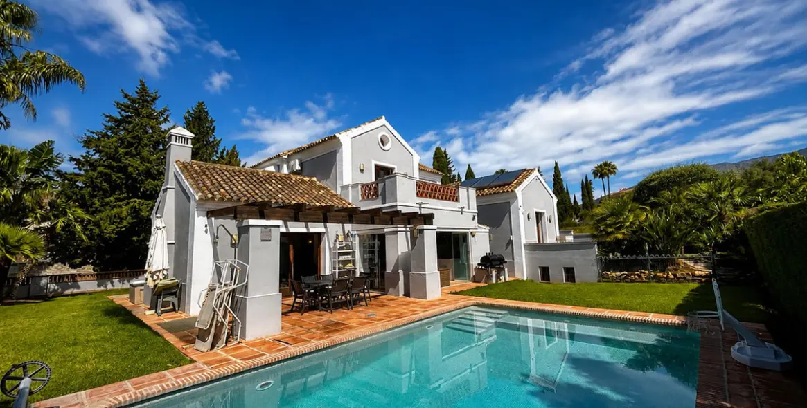Sale of detached villa in Mijas Golf 1