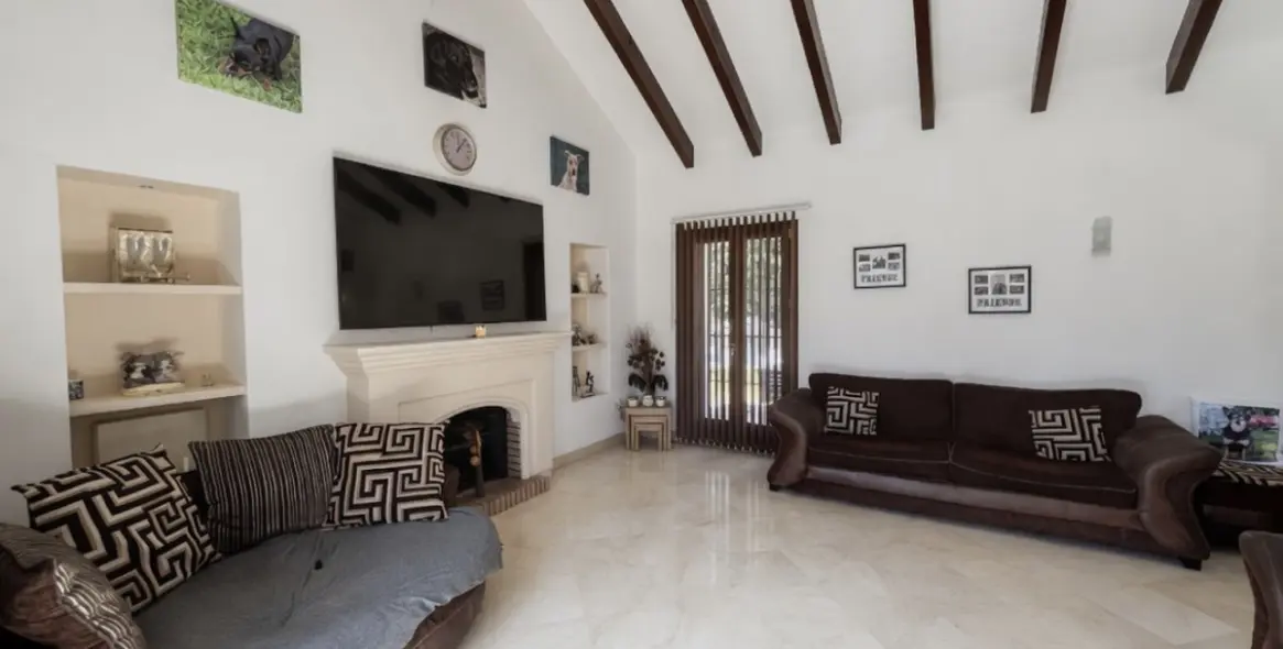Sale of detached villa in Mijas Golf 2