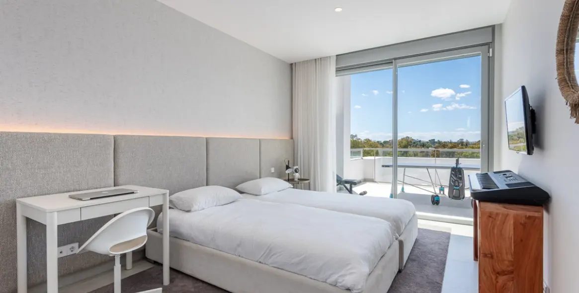 Venta de casa pareada en San Pedro de Alcántara 18