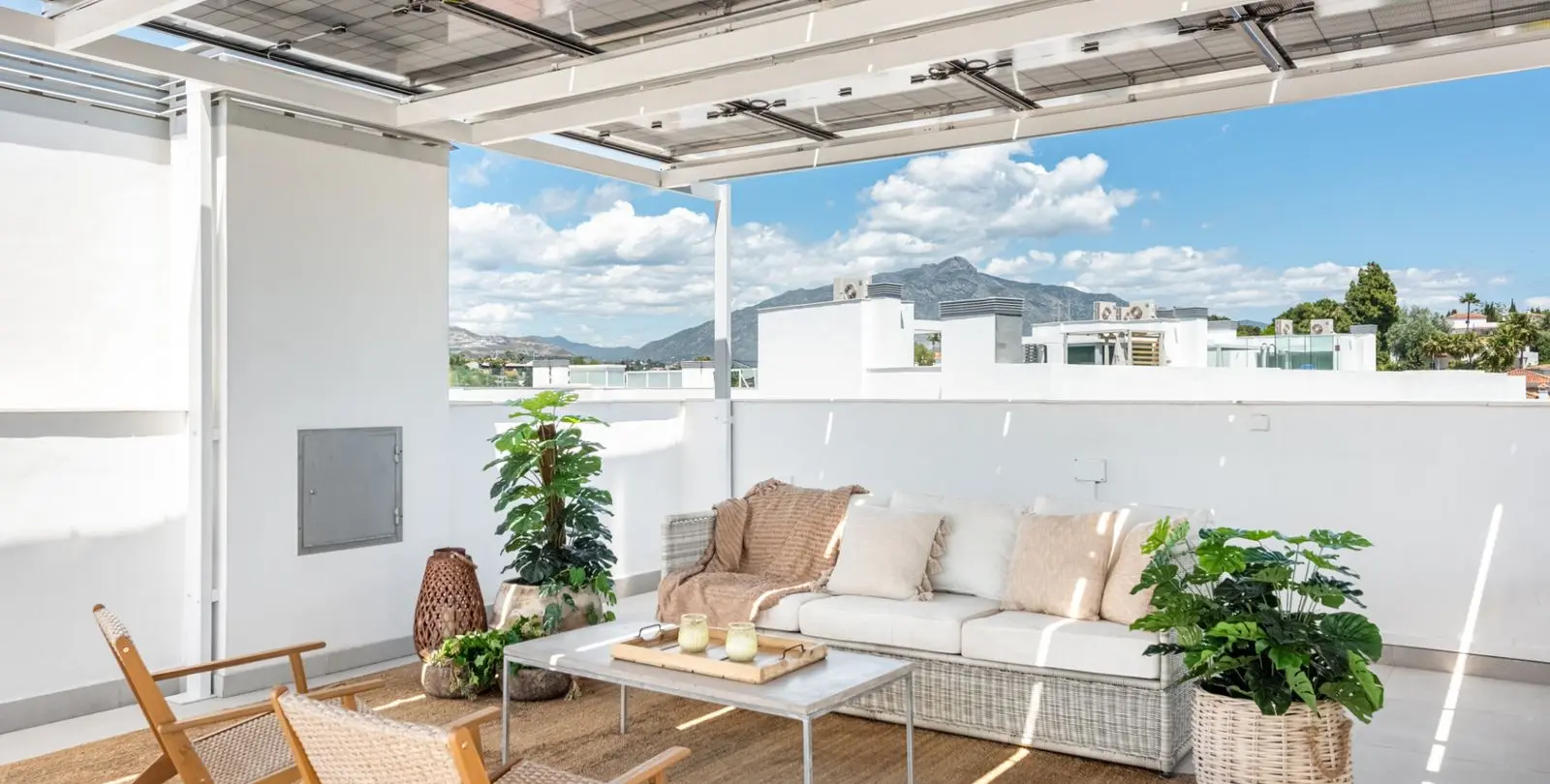 Venta de casa pareada en San Pedro de Alcántara 22