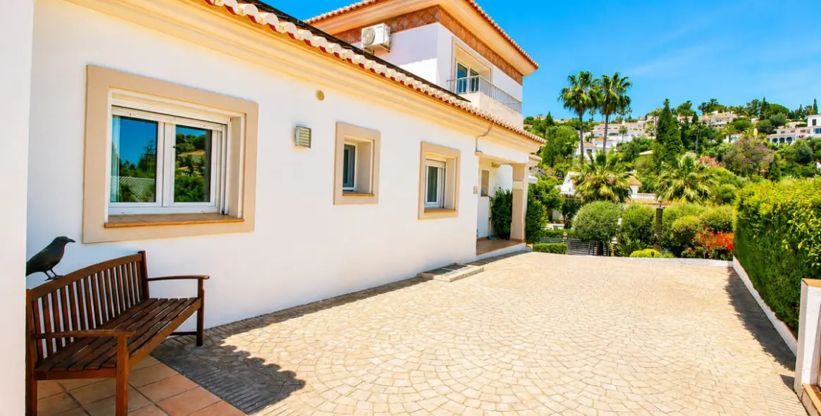 Sale of detached villa in Sierrezuela 2