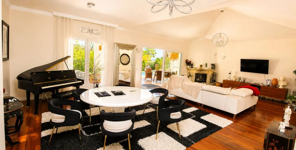 Sale of detached villa in Sierrezuela 5
