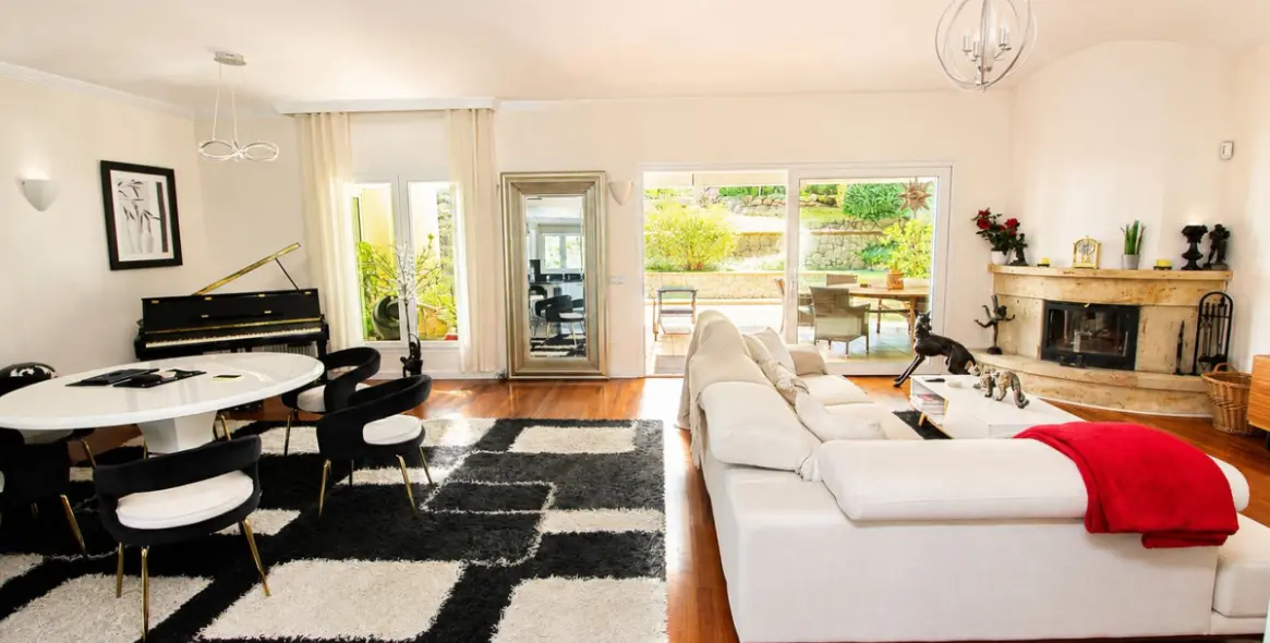 Sale of detached villa in Sierrezuela 7