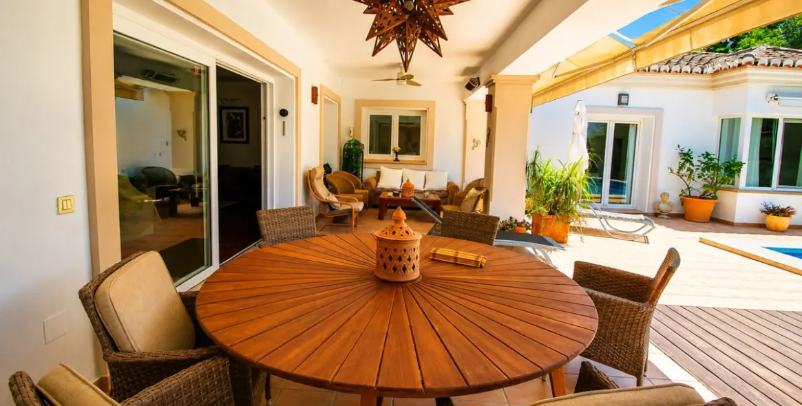 Sale of detached villa in Sierrezuela 9