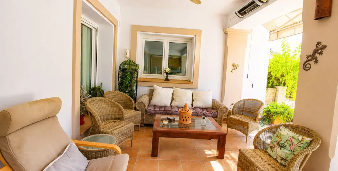 Sale of detached villa in Sierrezuela 10