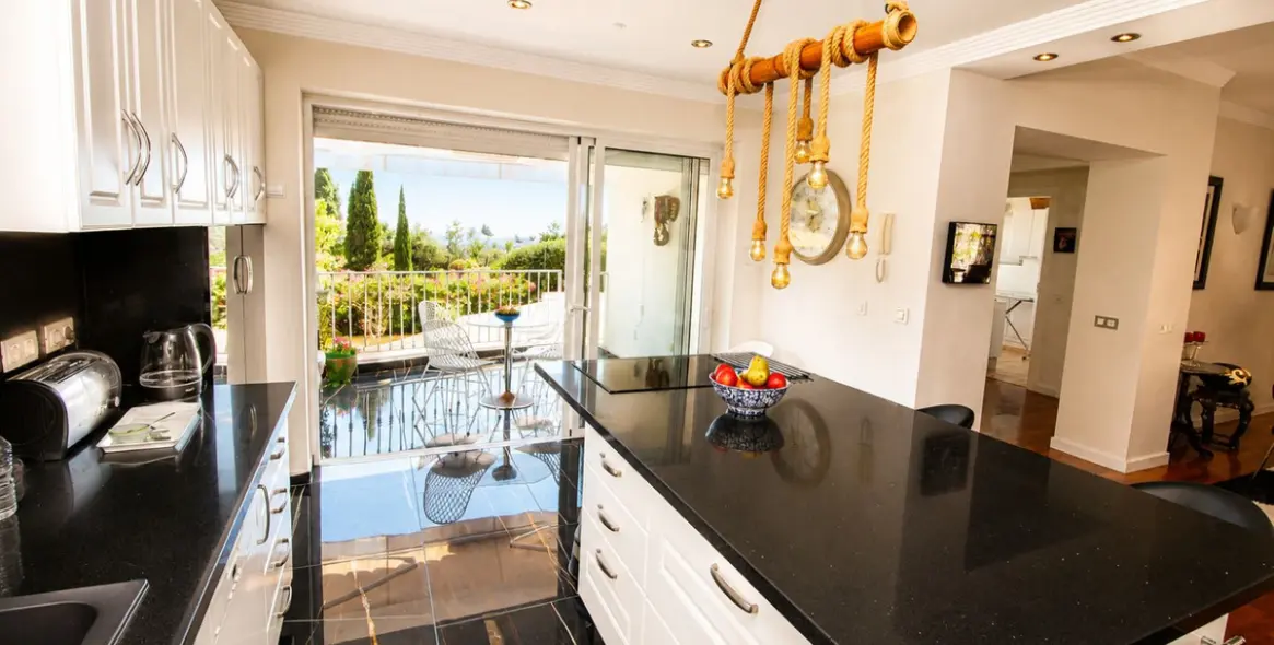 Sale of detached villa in Sierrezuela 14