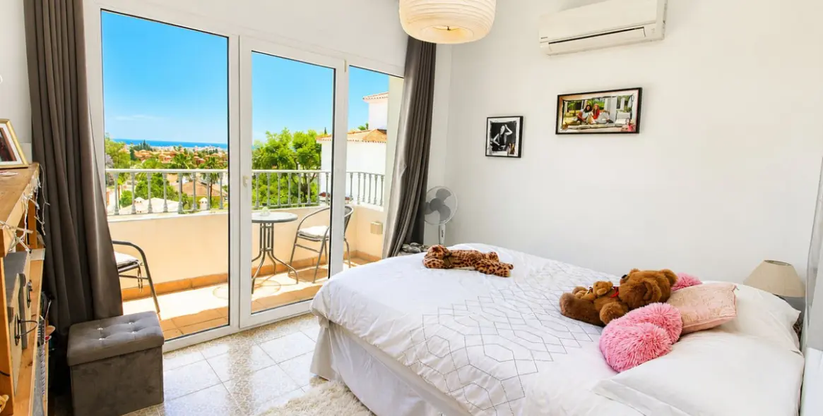 Sale of detached villa in Sierrezuela 23