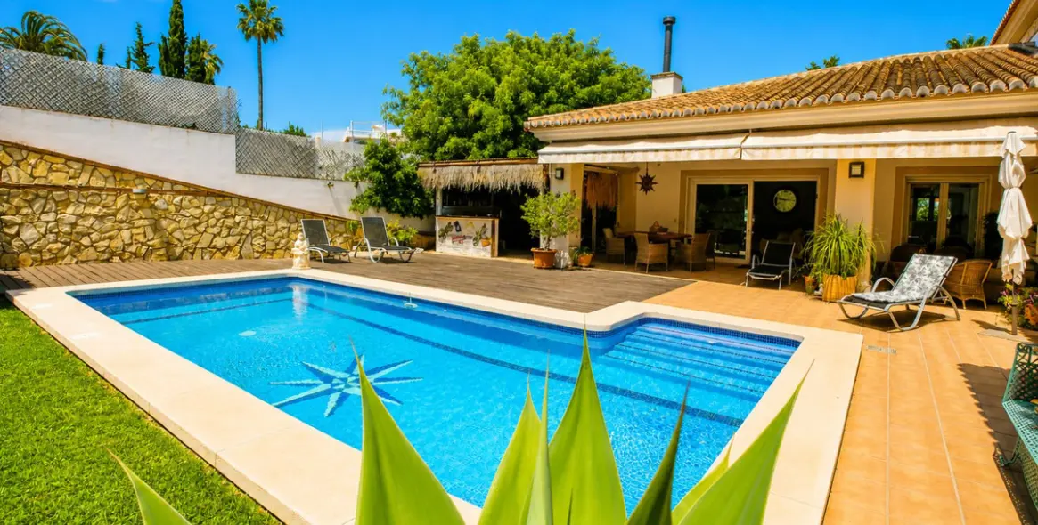 Sale of detached villa in Sierrezuela 50