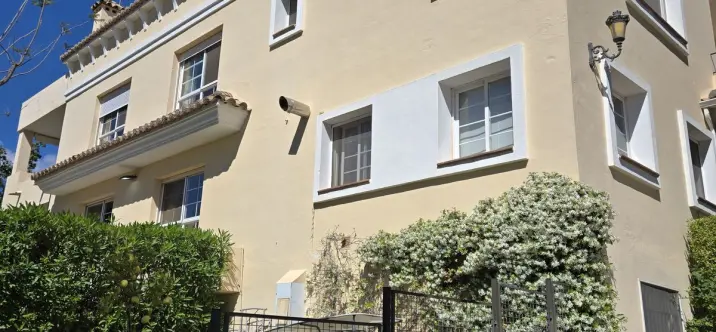 Venta de casa pareada en Guadalmina Alta 0