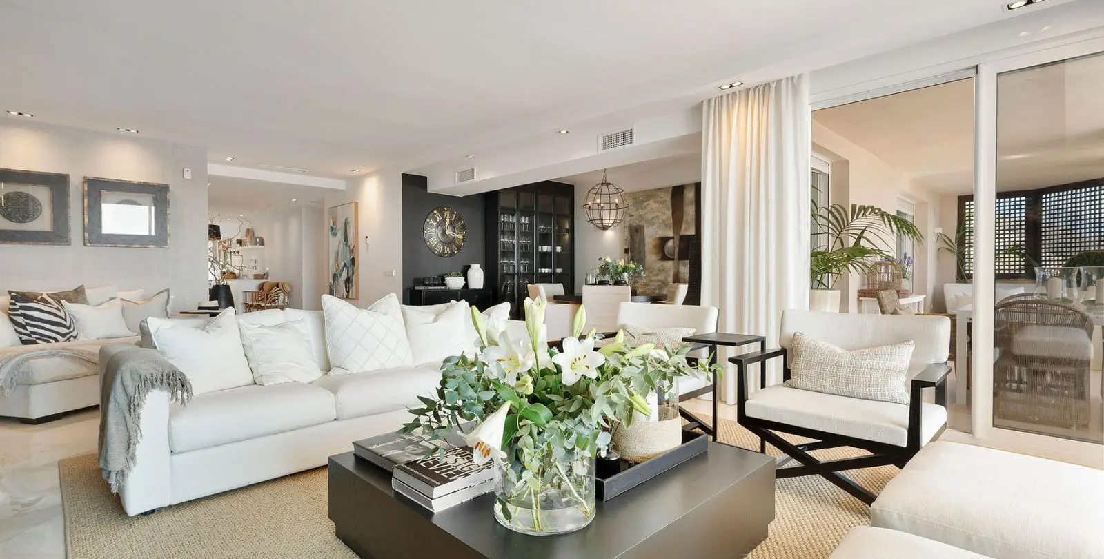 Sale of middle floor apartment in Nueva Andalucía 2