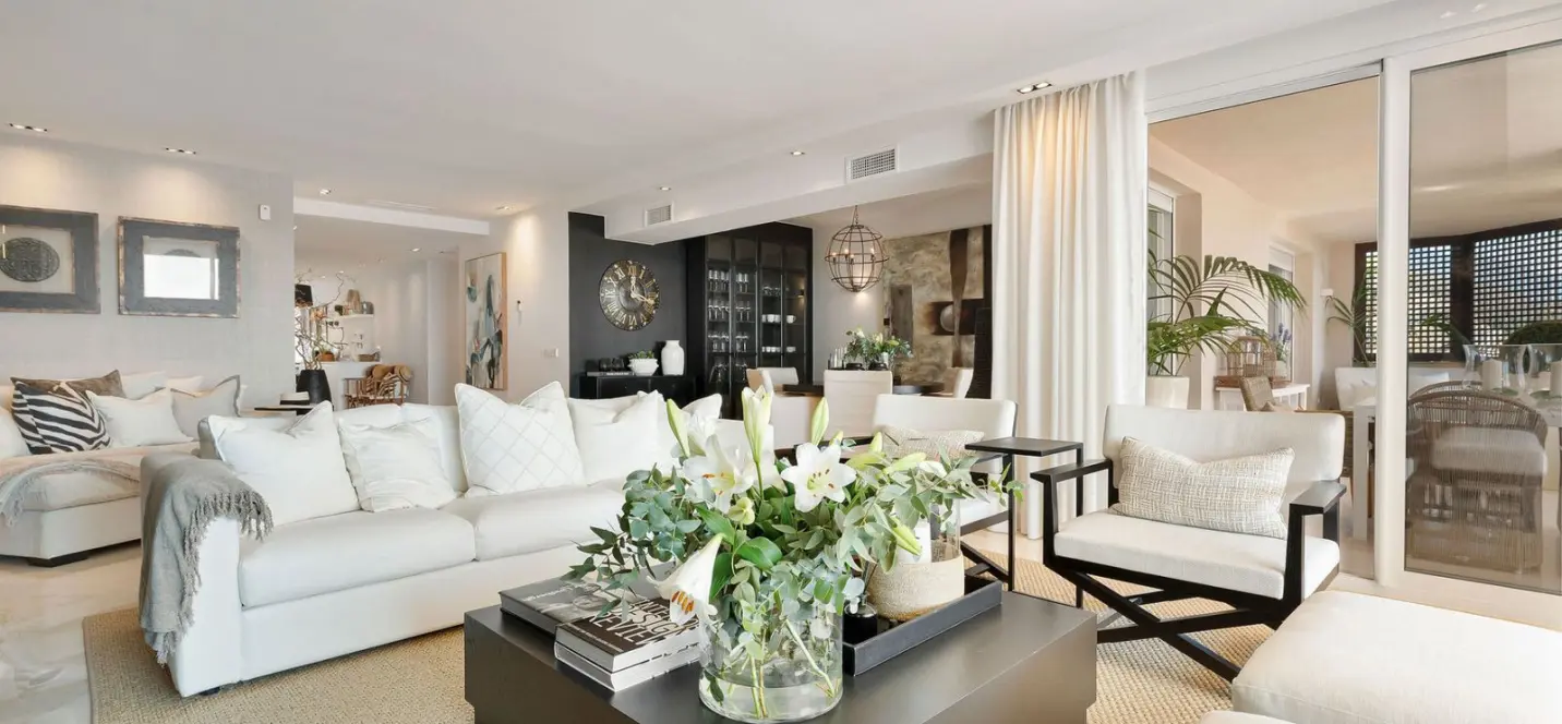 Sale of middle floor apartment in Nueva Andalucía 1