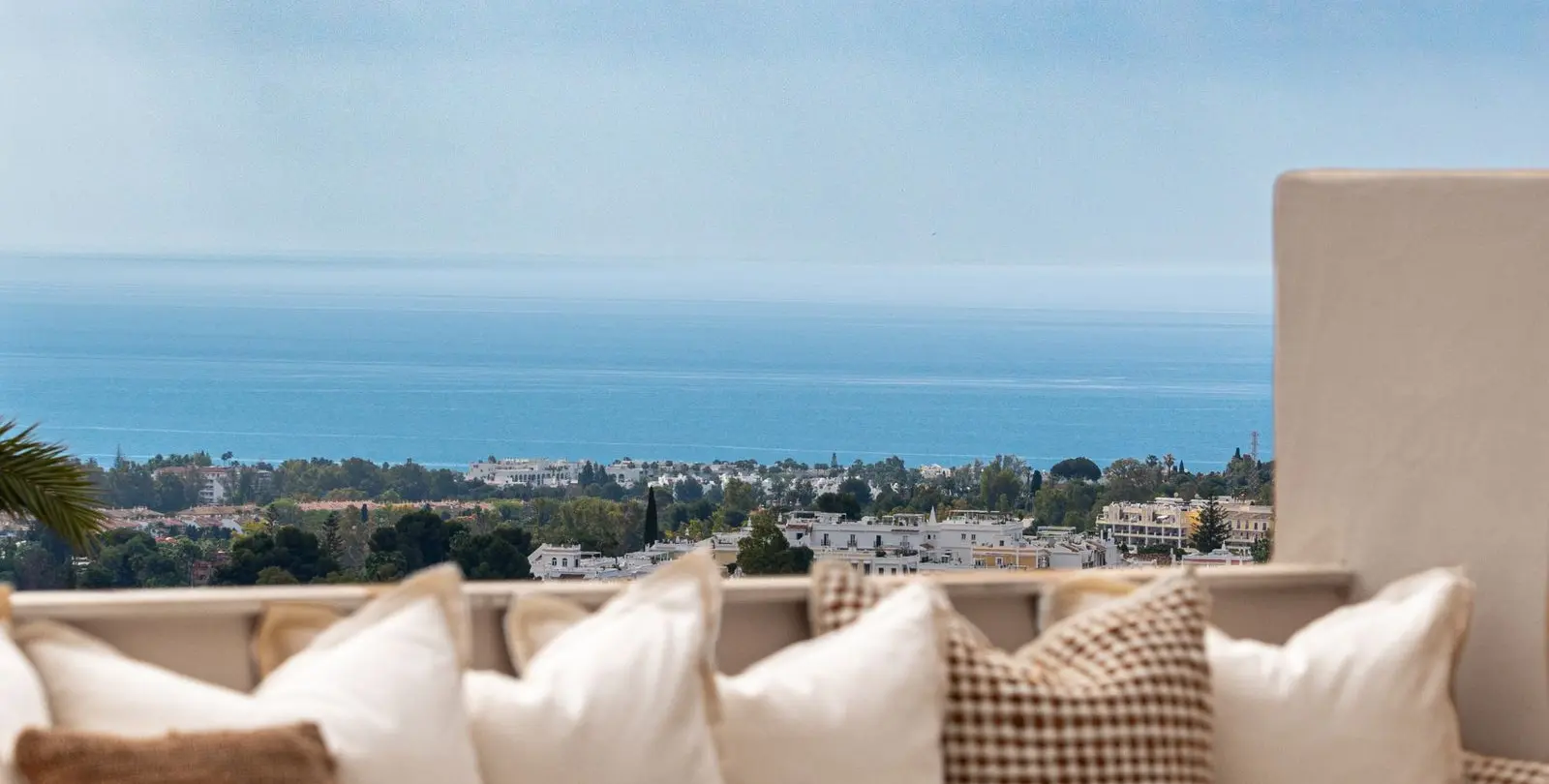 Sale of middle floor apartment in Nueva Andalucía 3